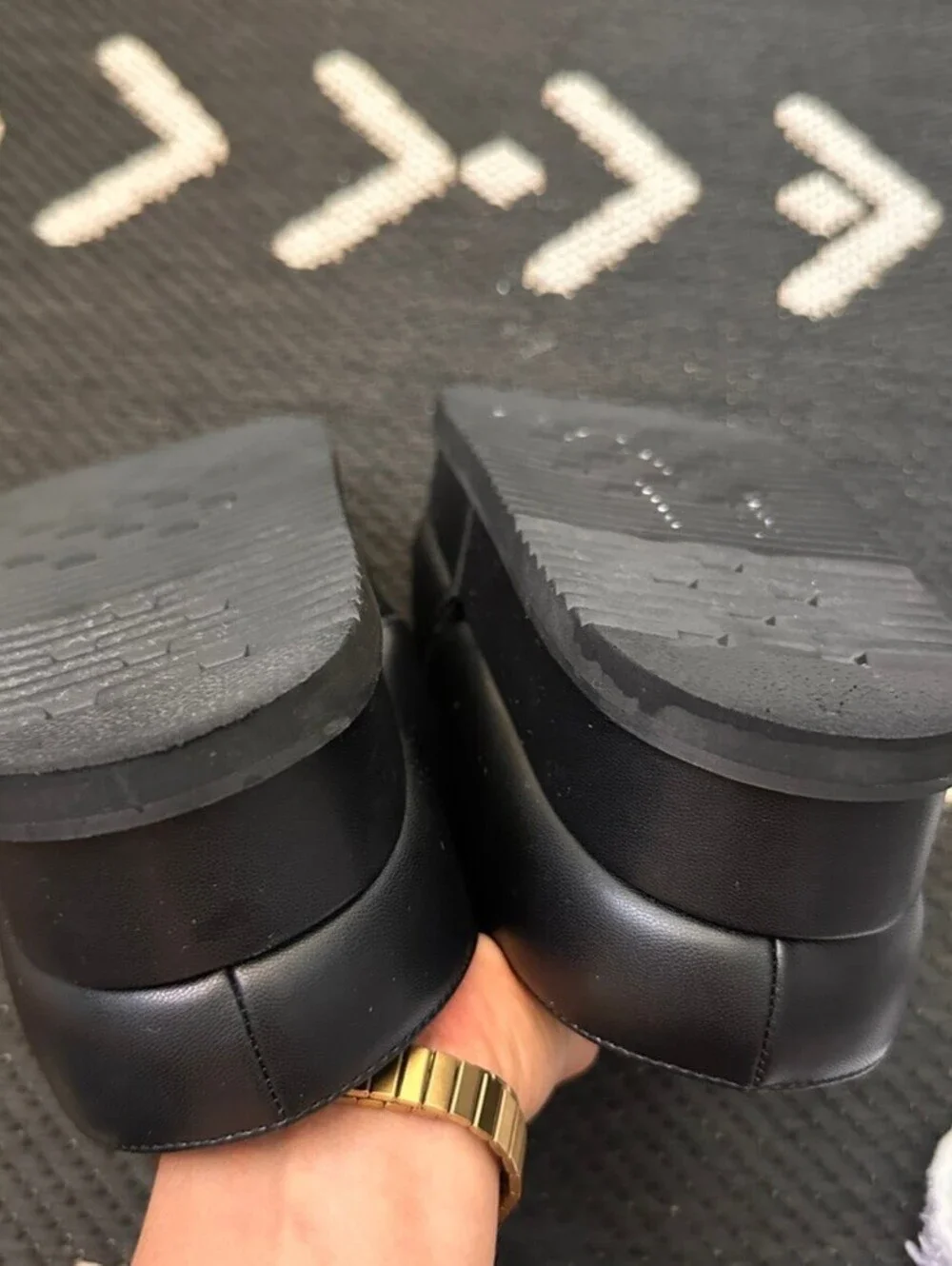 ROAM CROSS STACK PLATFORM SANDALS IN BLACK Size 6